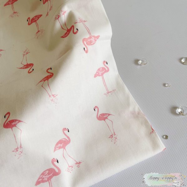 Ткань розовый фламинго на белом