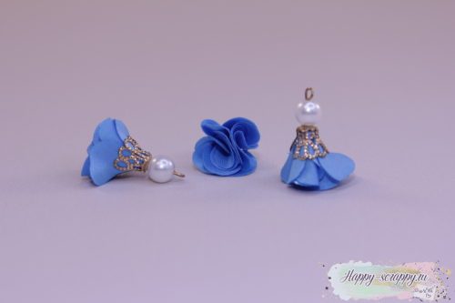Кисточка цветочек с бусинкой голубая (1шт)