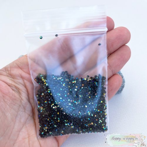 Кристаллы 2 мм. черные 10 грамм в пакете